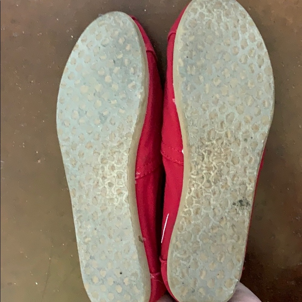 Red TOMS - Picture 2 of 4